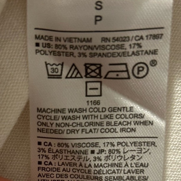 Banana Republic soft luxe women’s sleeveless sweater turtleneck - Picture 3 of 4